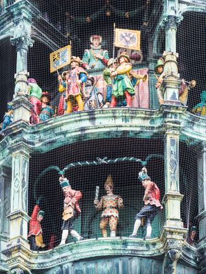 München Stadtführung mit Kindern: Glockenspiel am Rathaus