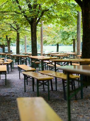 Münchner Biergarten bei schlechtem Wetter